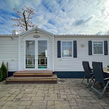 Knus En Modern Ingericht Chalet Met Gratis Wifi Villa Tzummarum Exterior foto