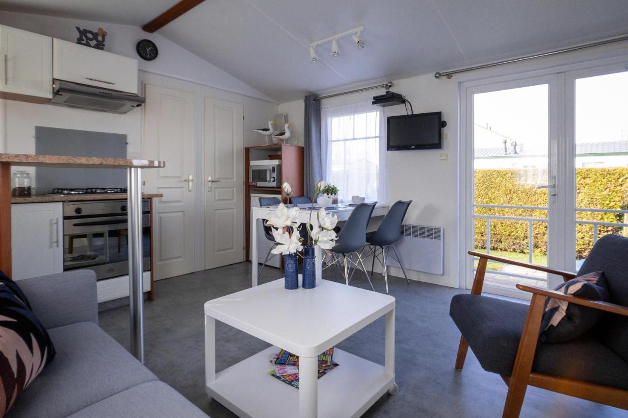 Knus En Modern Ingericht Chalet Met Gratis Wifi Villa Tzummarum Exterior foto