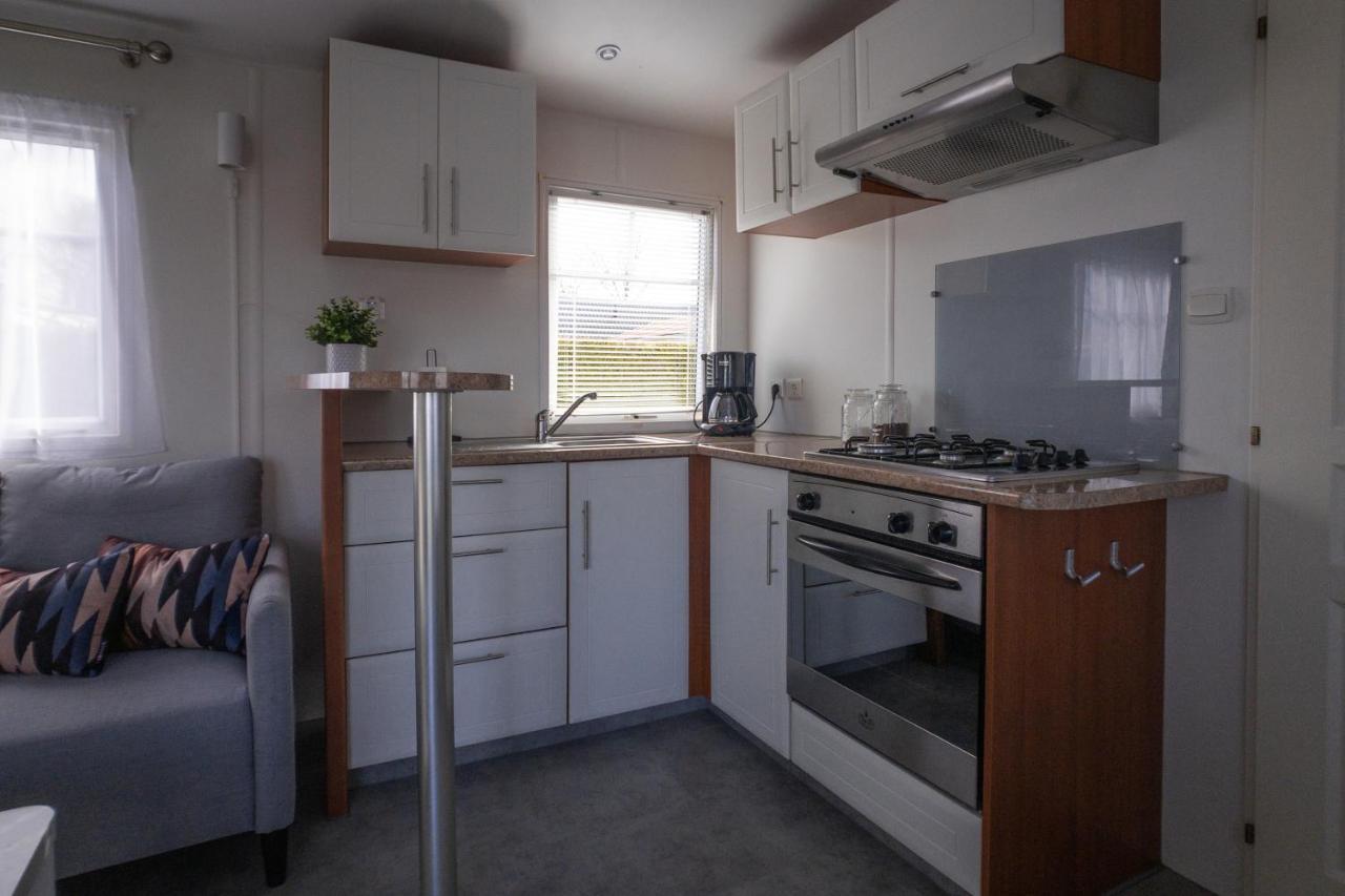 Knus En Modern Ingericht Chalet Met Gratis Wifi Villa Tzummarum Exterior foto