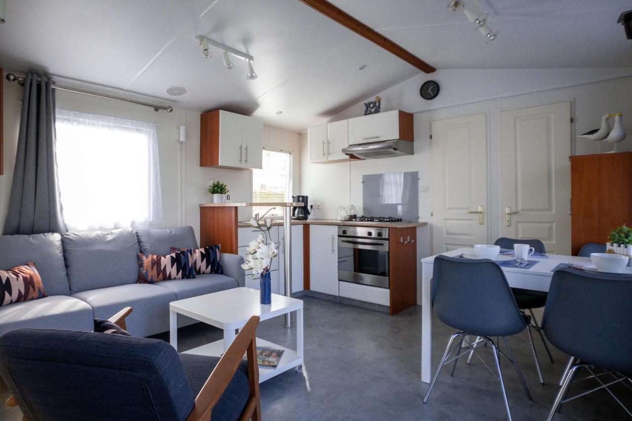 Knus En Modern Ingericht Chalet Met Gratis Wifi Villa Tzummarum Exterior foto