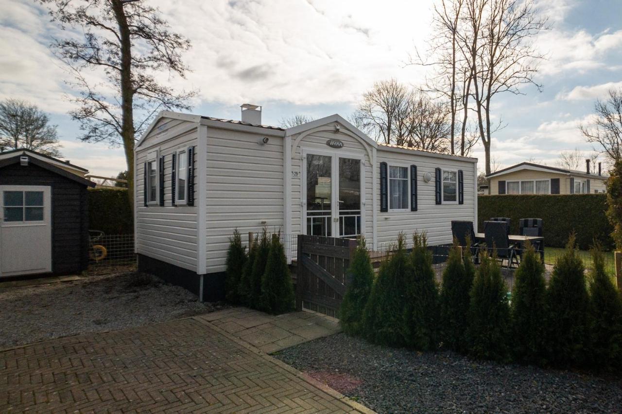 Knus En Modern Ingericht Chalet Met Gratis Wifi Villa Tzummarum Exterior foto